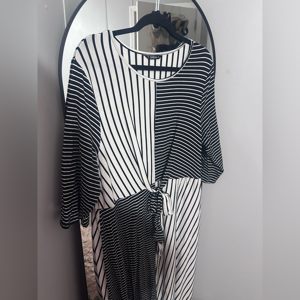 SHEIN Black and White striped dress NWOT - Picture 3 of 12